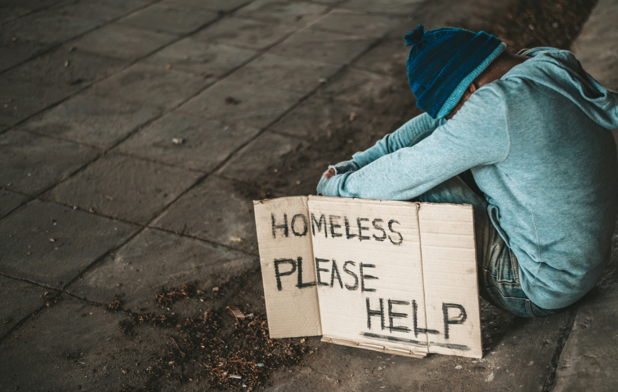 Zima zagraża bezdomnym: Służby miejskie starają się nieść im pomoc