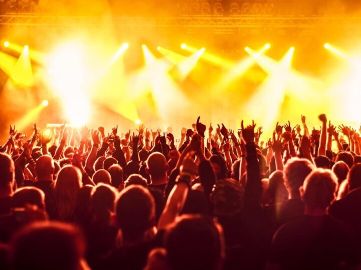 Powietrzny spektakl w Kazimierzu Dolnym: Festiwal Piosenki Lotniczej i niezapomniane pokazy!