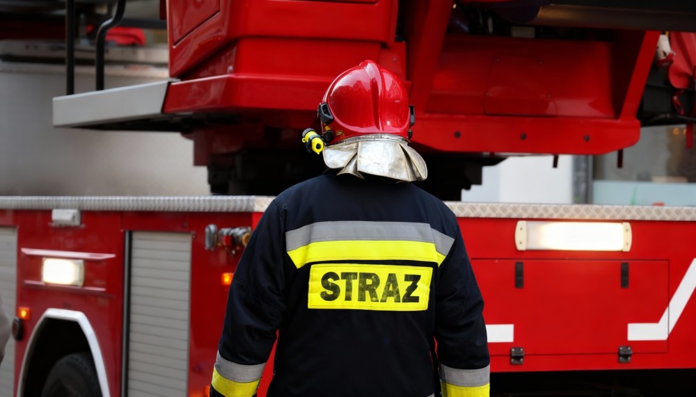Strażacy z Wąwolnicy ratują konia w niezwykłej akcji w stajni