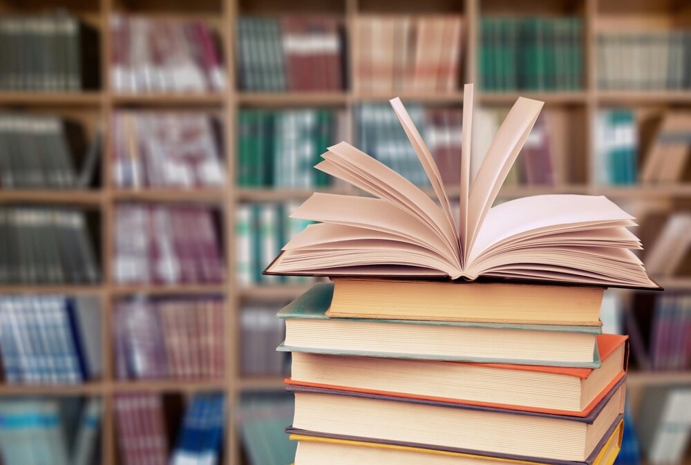 Biografie PRL-u na spotkaniu Dyskusyjnego Klubu Książki