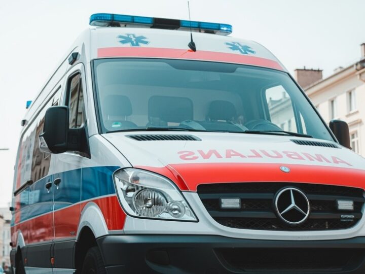 Defibrylator AED w Puławach: Klucz do ratowania życia w Starostwie Powiatowym