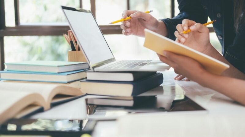 Uczniowie z Puław odkrywają tajniki IoT w rozmowach z lodówką