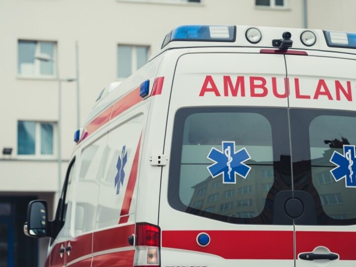 Wakacyjne bezpieczeństwo z puławskimi policjantami: dzieci poznają zasady ochrony podczas letniego wypoczynku