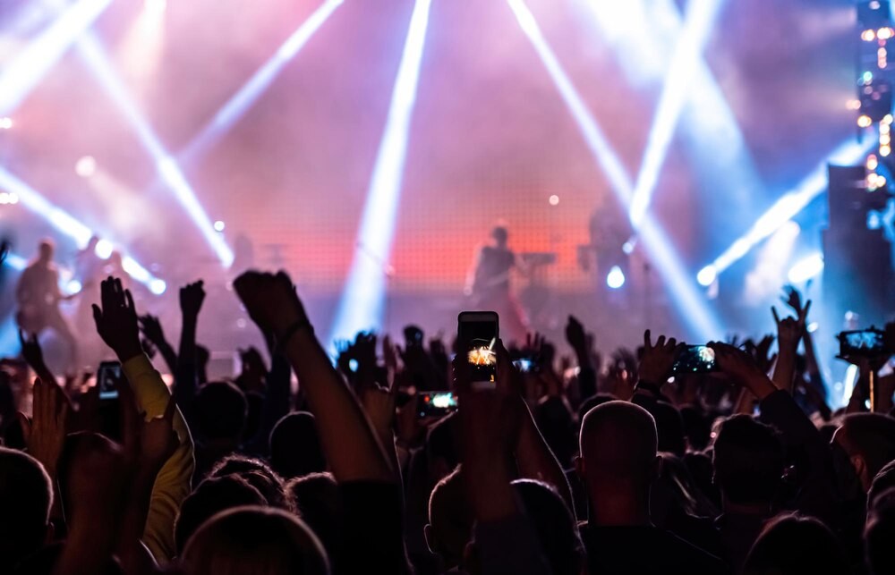 Festiwal Folkloru: Młodzi Artyści z Całego Świata na Scenie