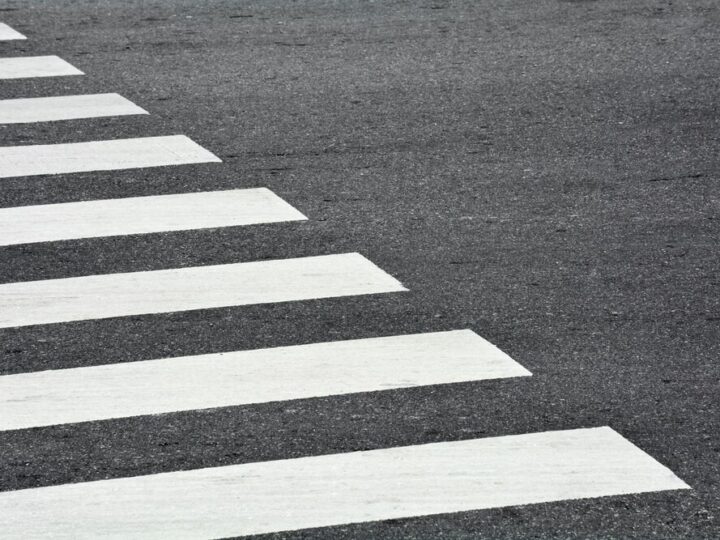 Policjantki uczą dzieci zasad bezpieczeństwa w Rzeczycy