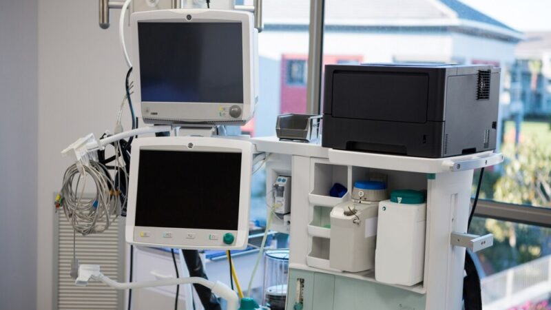 Nowoczesne opaski bezpieczeństwa dla seniorów w Końskowoli: więcej spokoju i samodzielności
