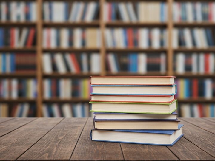 Mrożące krew w żyłach czytanie dla młodych odkrywców w bibliotece